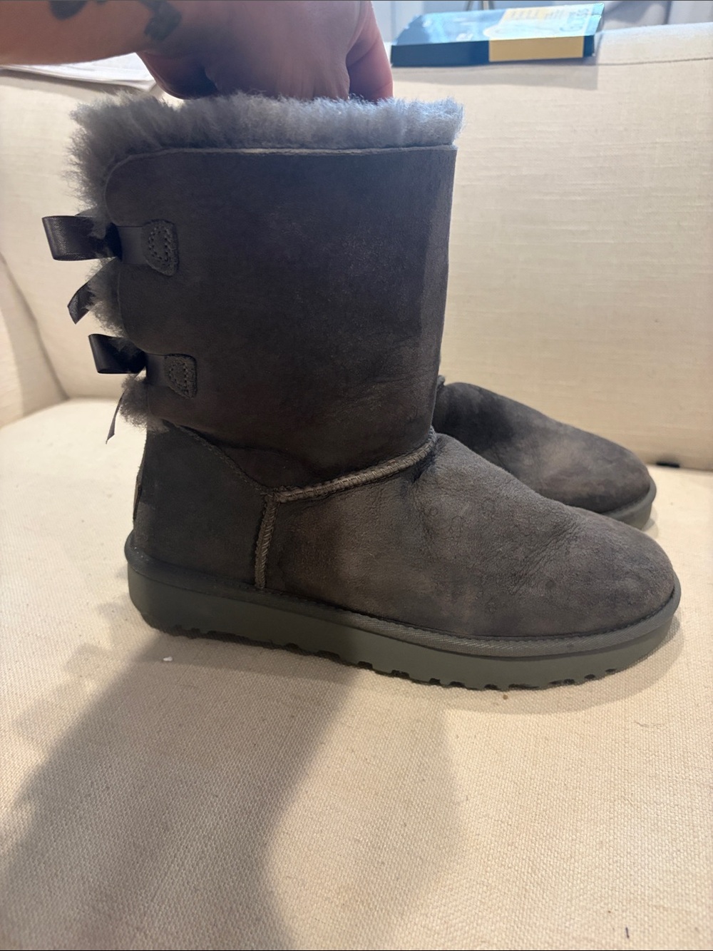 ugg womens bailey bow gray suede lined sz 10